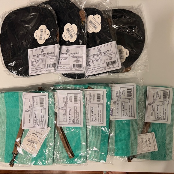 Lot of NWT Cosmetic Bags - Picture 3 of 5